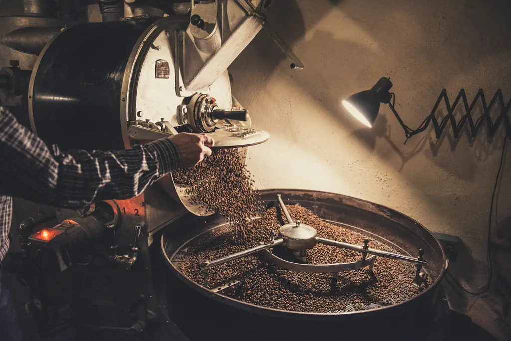 Illustrative coffee roasting photo, not the Aillio Bullet R2.